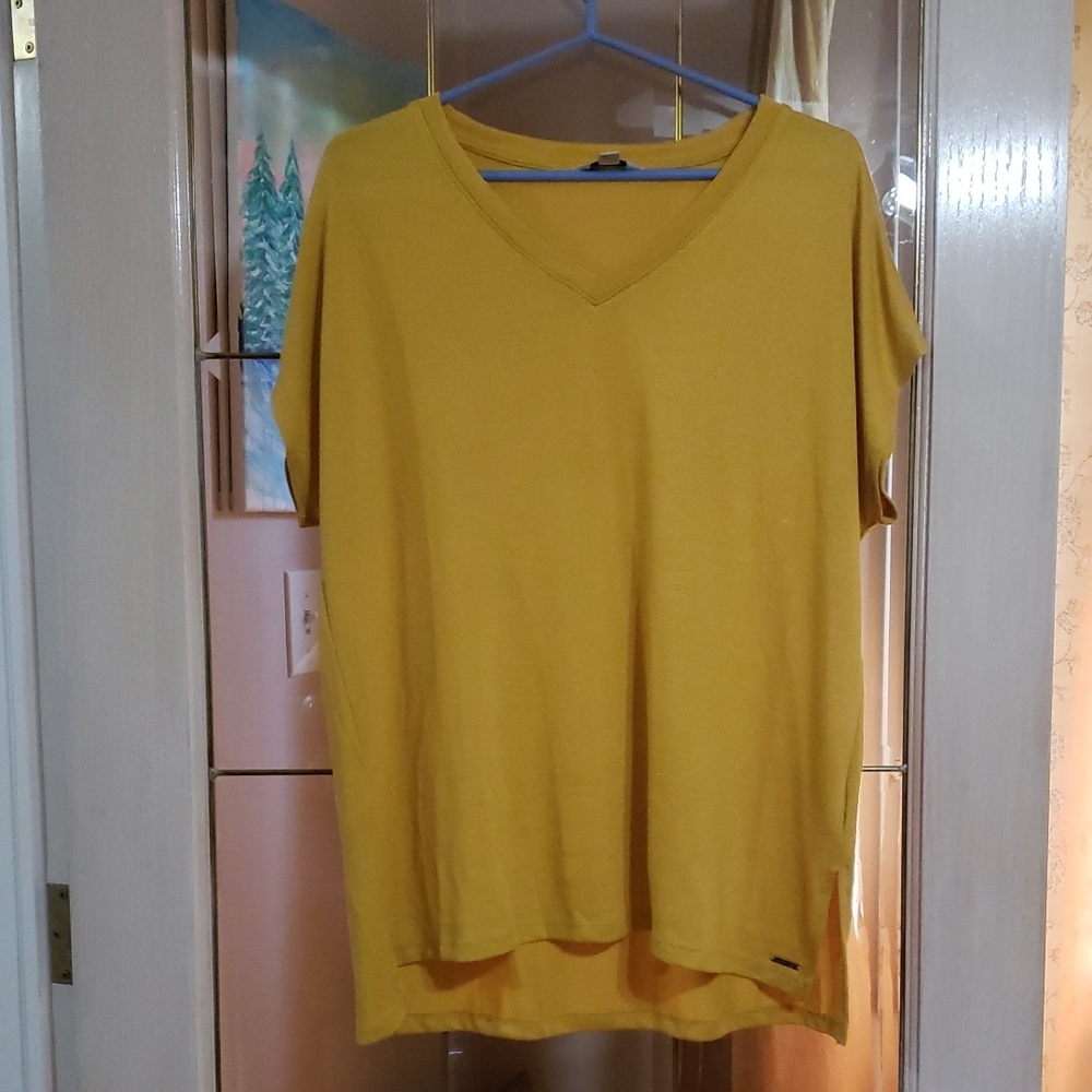 Orvis V-neck Knit Mustard Yellow Top.  Ladies, Size L